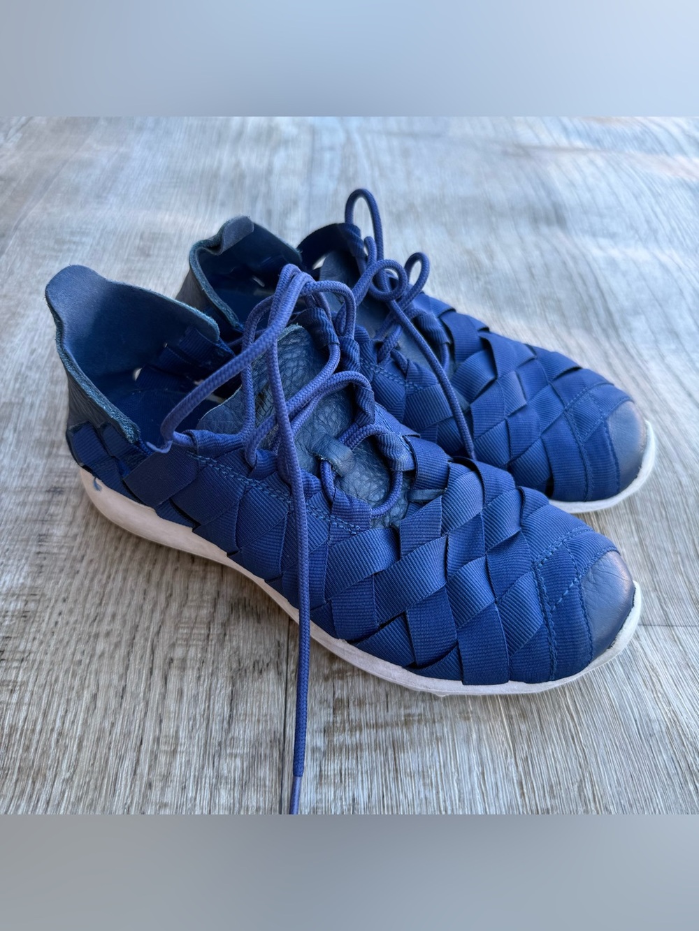 Nike Juvenate Woven Sneakers Water Shoes Navy Blue Women’s Size 6